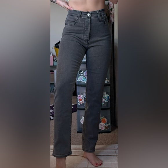 Levi’s Wedgie Straight Jeans - Picture 2 of 9